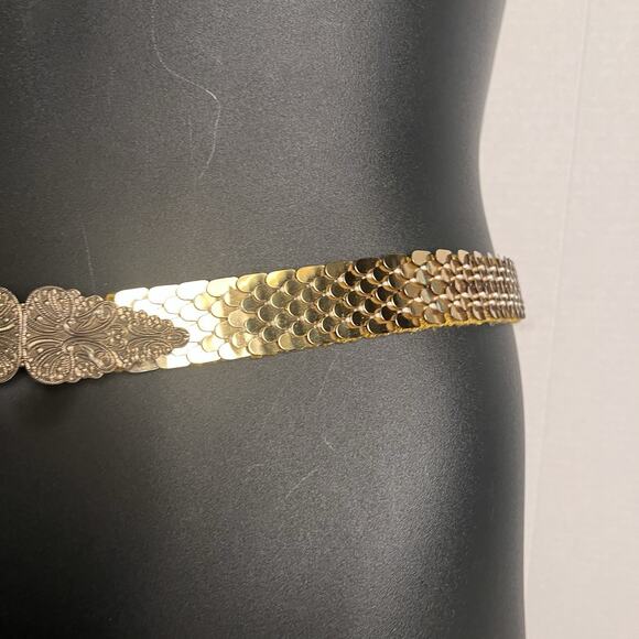 Vintage Gold Metal Fish Scale Stretch Belt Deco Waist Cinch Engraved Hooks 32 in main image 7